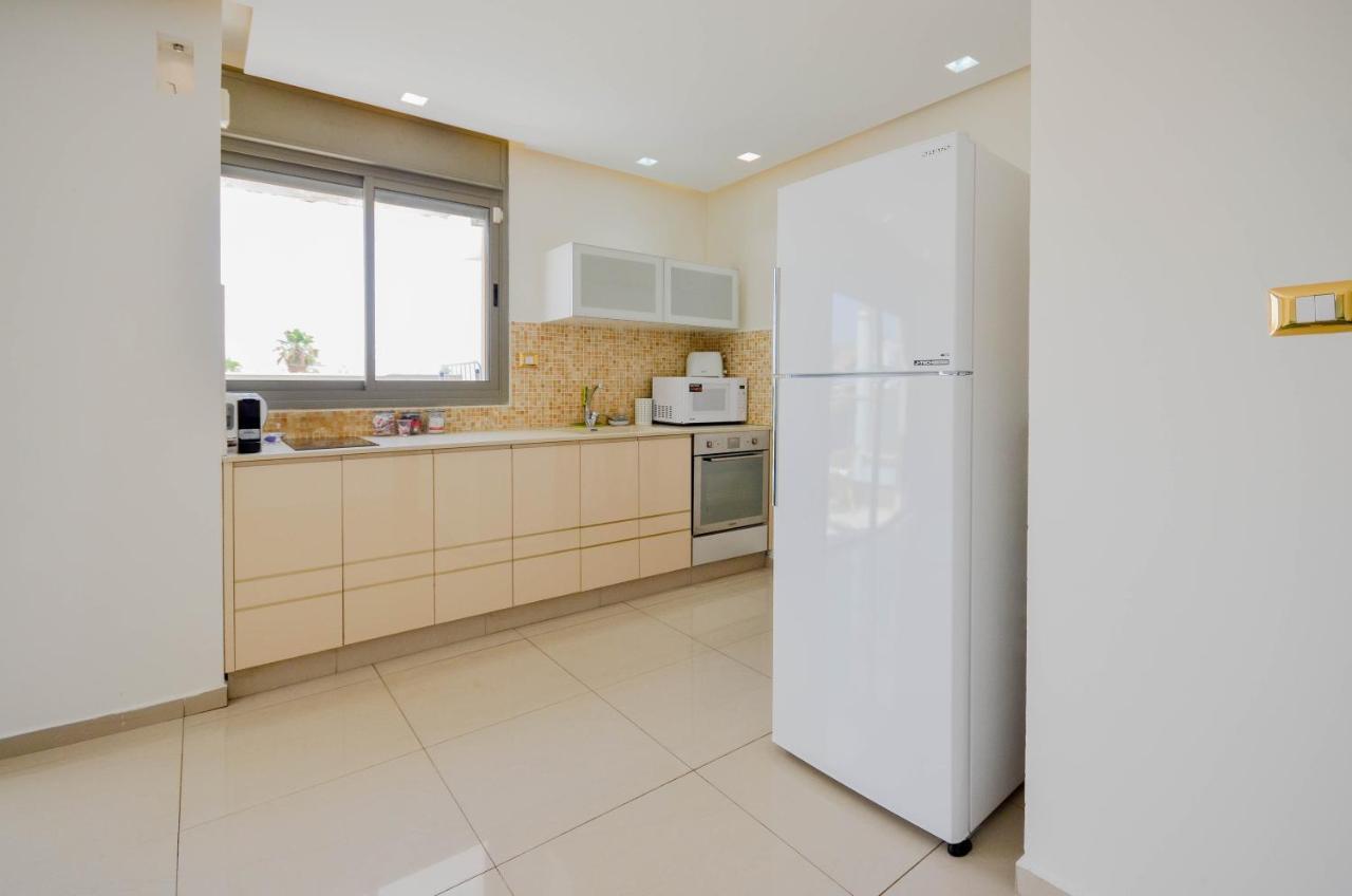 Ferienwohnung Yalarent Eucalyptus 2Br & Balcony Apt Eilat Exterior foto