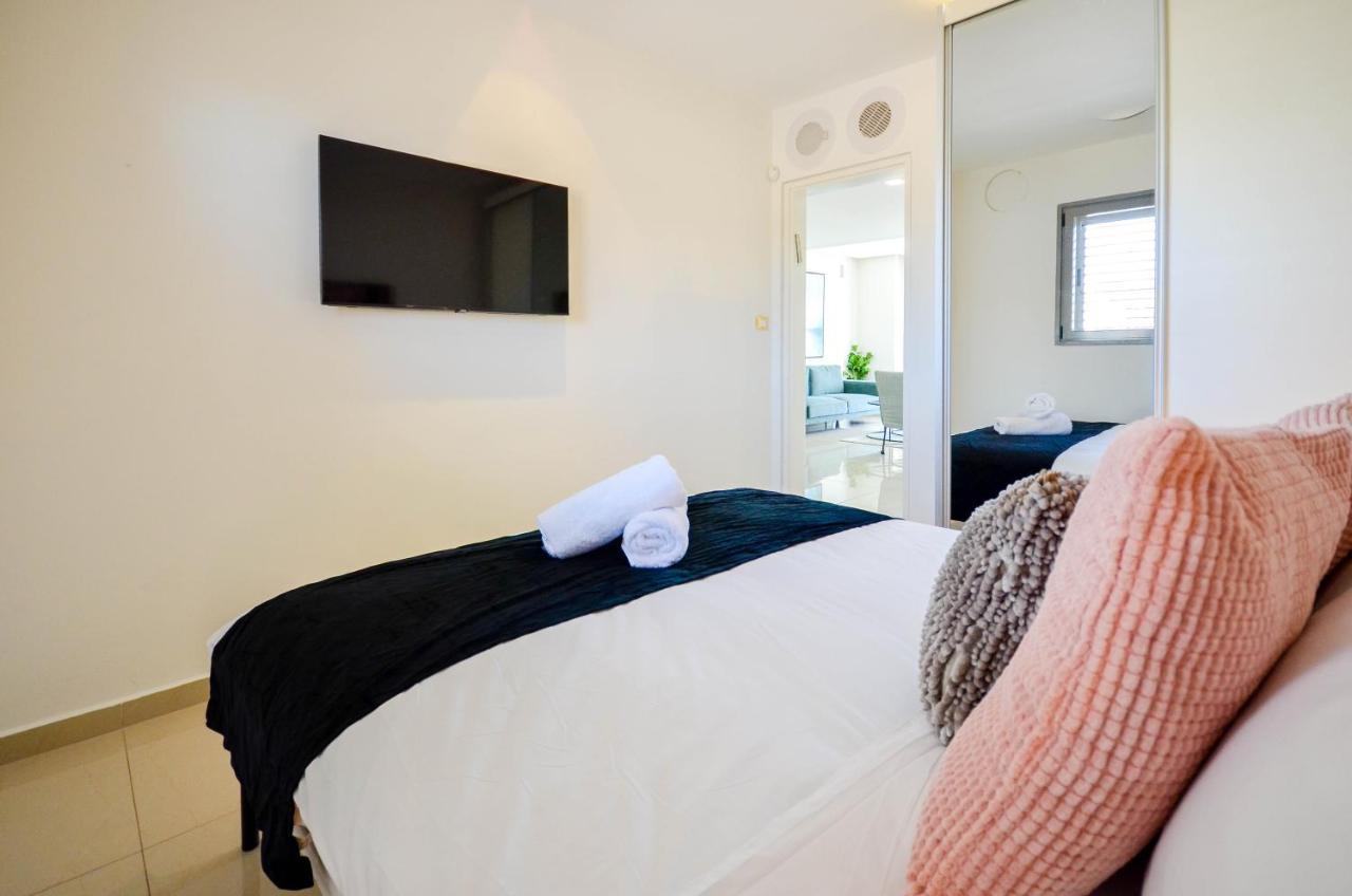 Ferienwohnung Yalarent Eucalyptus 2Br & Balcony Apt Eilat Exterior foto